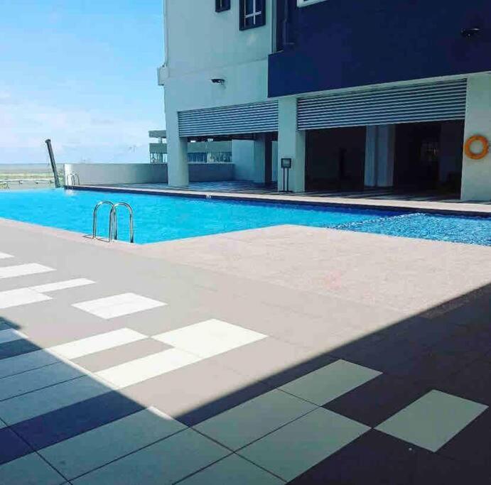 Orked Vanda, 3 Bedroom Apartment, Seaview Netflixwifiyoutube كُوالا تيرينغانو المظهر الخارجي الصورة